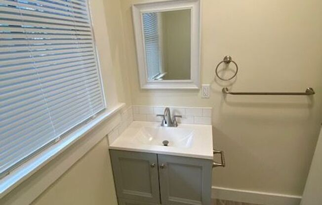 Studio, 1 bath, 302 sqft, $1,995, Unit Unit B