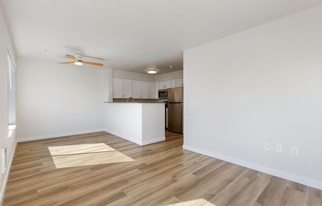 2 beds, 2 baths, 1,005 sqft, $2,795, Unit 402