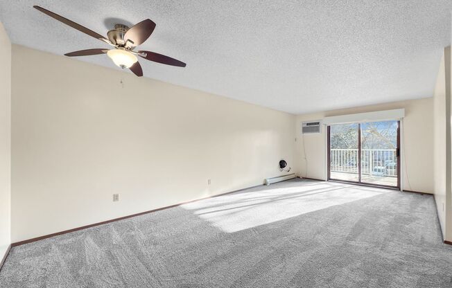 1 bed, 1 bath, 640 sqft, $900, Unit VC-524