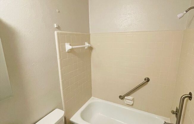 Studio, 1 bath, $795, Unit Unit F