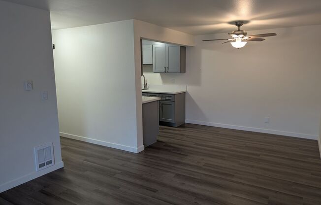 2 beds, 1 bath, 810 sqft, $2,095, Unit A104