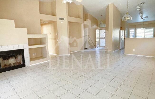 810 N GRANADA DR