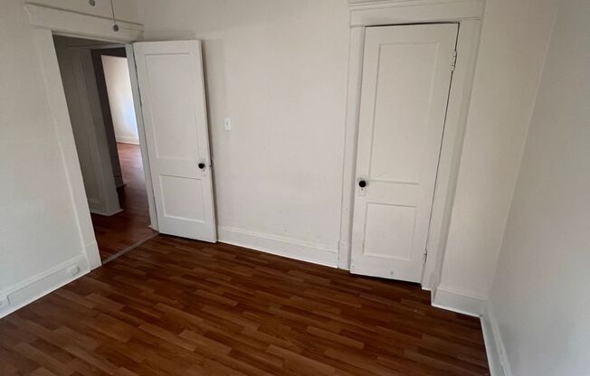 2 beds, 1 bath, 900 sqft, $875, Unit Unit #1