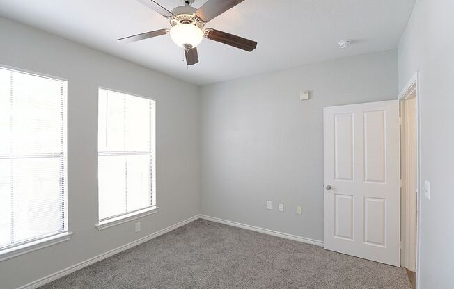 1 bed, 1 bath, 715 sqft, $1,051