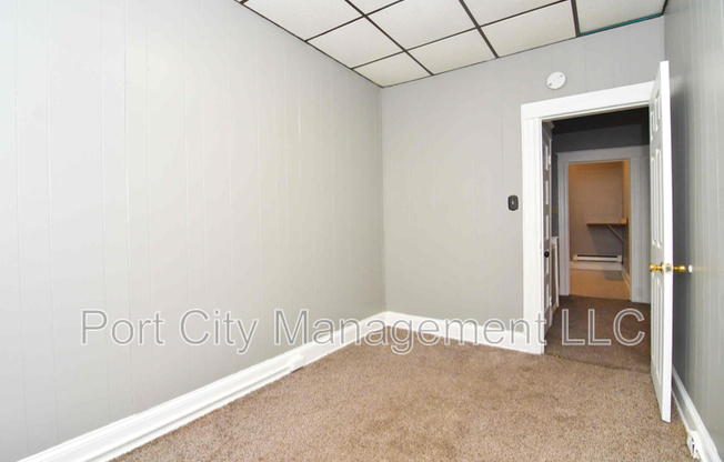 5 S WICKHAM RD