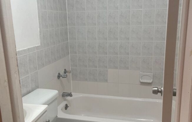 1 bed, 1 bath, 600 sqft, $1,599, Unit Apt 2