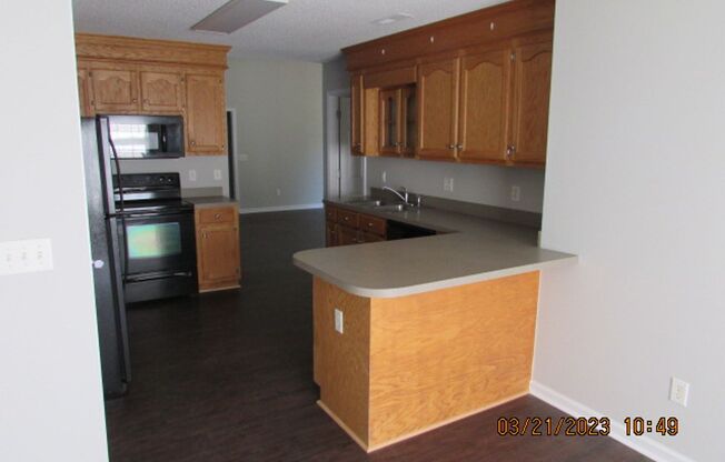 3 beds, 2 baths, $1,600