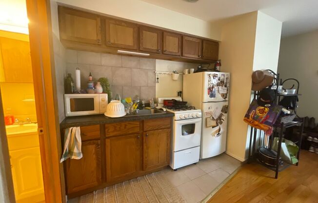 1466 N. Farwell Avenue