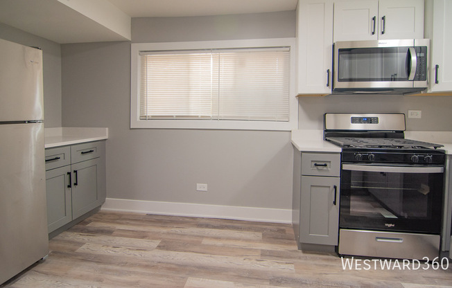 6141 N HERMITAGE AVE