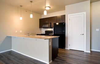 1 bed, 1 bath, 739 sqft, $975, Unit Bldg 2 Apt 2429