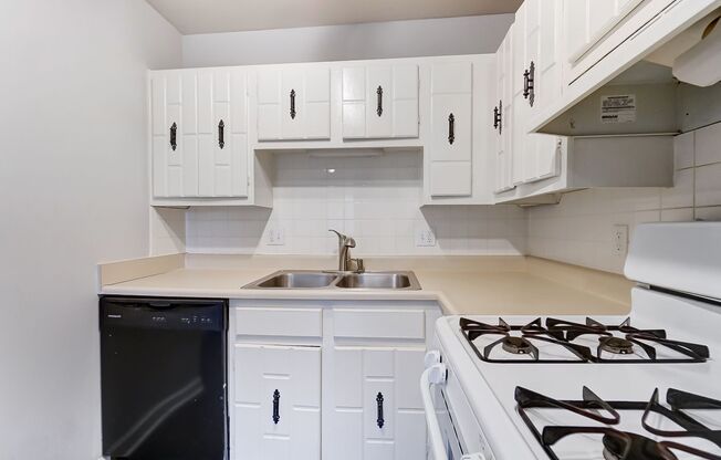 2 beds, 2.5 baths, 1,339 sqft, $1,175