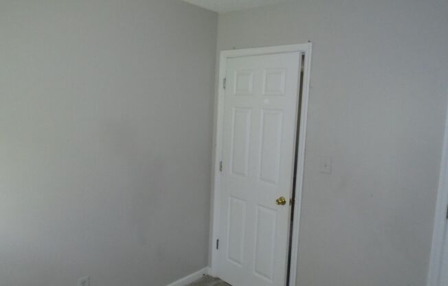 3 beds, 2 baths, $1,500