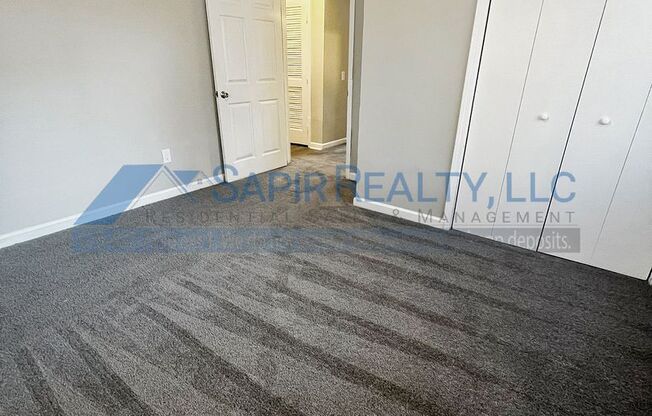 2 beds, 1 bath, $1,225, Unit I5