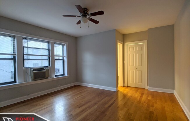 837 W Wolfram St