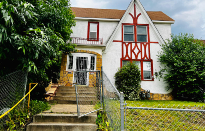1826 PENN AVE N