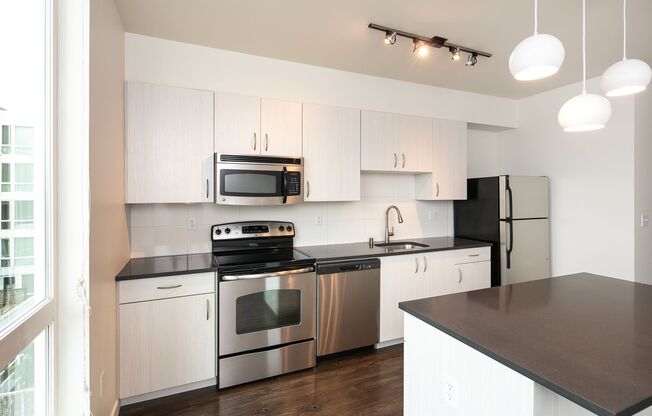 1 bed, 1 bath, 640 sqft, $1,995, Unit 411