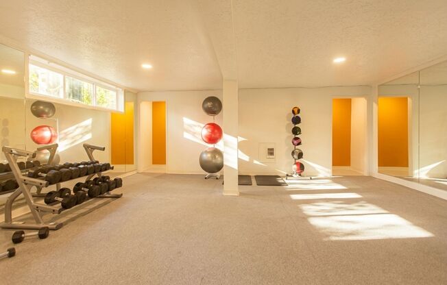 2 beds, 1.5 baths, 728 sqft, $1,550, Unit 308