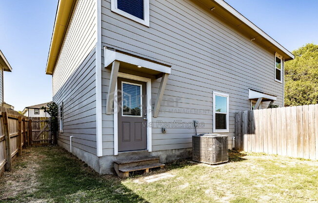3 beds, 2.5 baths, 1,261 sqft, $1,397, Unit 24