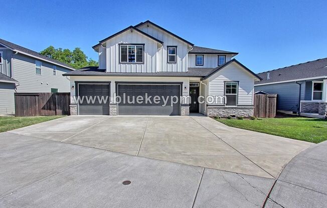 4 Bed, 3 Bath Home in Walnut Grove Near Andresen and 78th Street