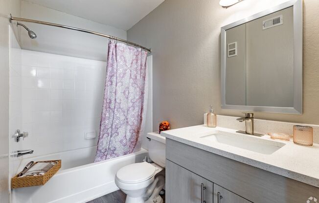 2 beds, 2 baths, 890 sqft, $1,415, Unit 39-202