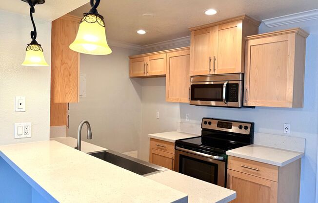 1 bed, 1 bath, 736 sqft, $2,195, Unit A044