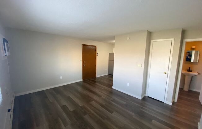 2 beds, 1 bath, 700 sqft, $695, Unit 1215 18th St #05