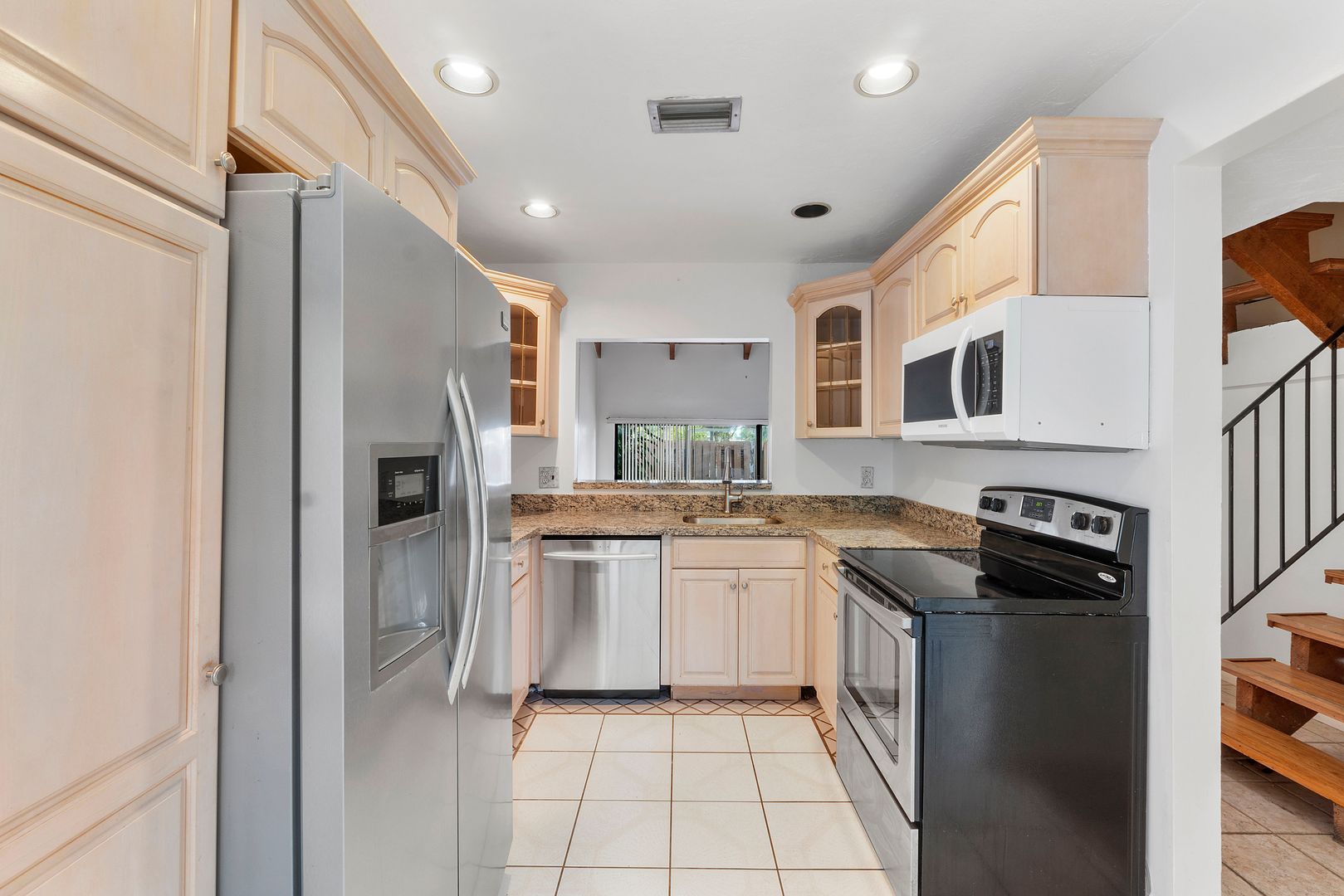 8026 SW 22 CT