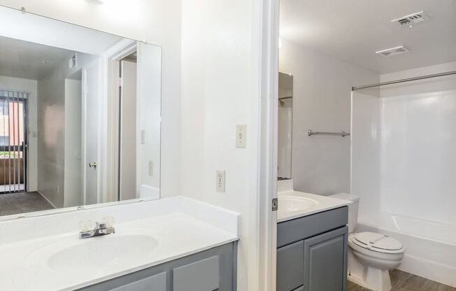 2 beds, 1 bath, 899 sqft, $1,262, Unit 1146