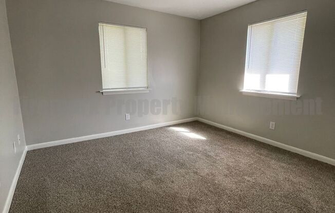 2 beds, 1 bath, 800 sqft, $800, Unit B7