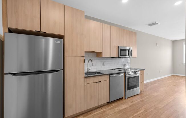 Studio, 1 bath, 548 sqft, $1,940, Unit 705