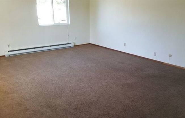 Mead School District 2 Bedroom 1 Bath Apartment