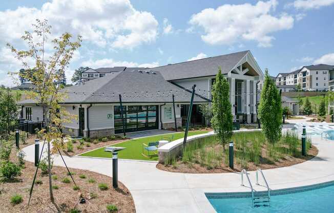 The Crest at Oakwood Apartments