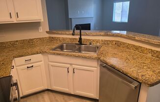 Charming 3 bed 2 bad located at Park 1