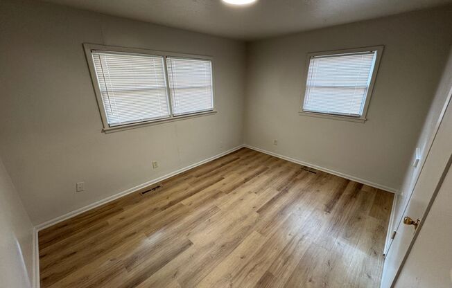 $950 - 3 bed 1 bath - Single Family Home