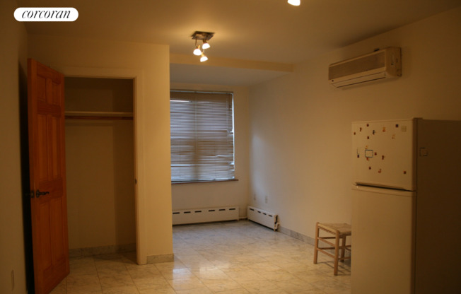 Studio, 1 bath, 310 sqft, $1,800, Unit 1A