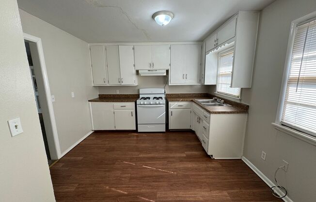 3 beds, 1 bath, $1,100