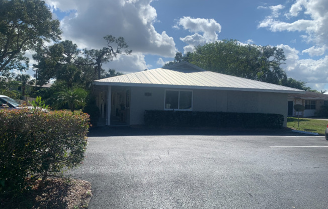 860 NW 10 TER