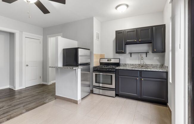 Studio, 1 bath, 282 sqft, $1,550, Unit 315