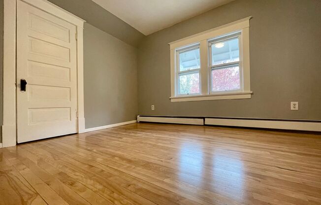 Riveting 5 Bedroom 1.5 Bathroom Home in Minneapolis!