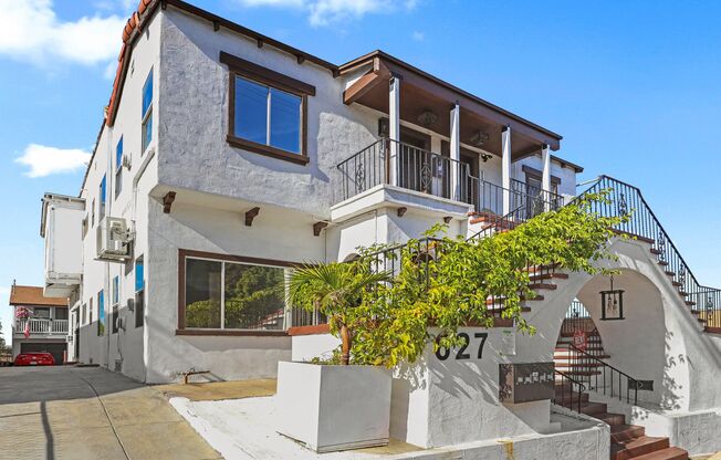 627 Brittania Street Apartments