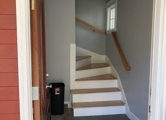 16 ABERDEEN AVE