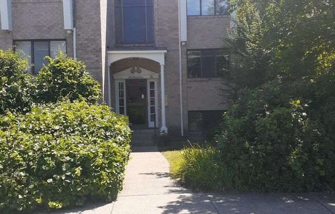 ALUMNI EAST ASSOCIATES (9)