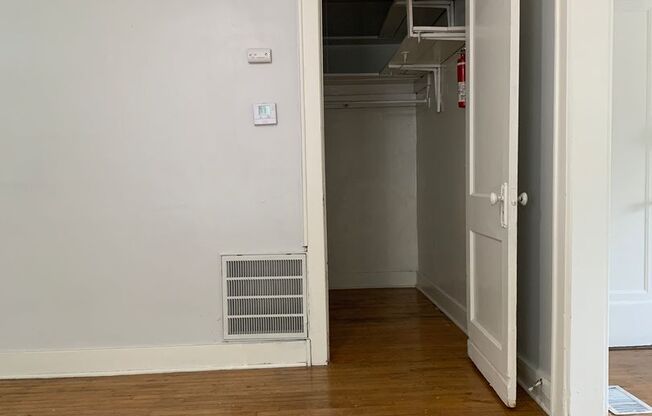 1 bed, 1 bath, 750 sqft, $775, Unit 1109 #1E