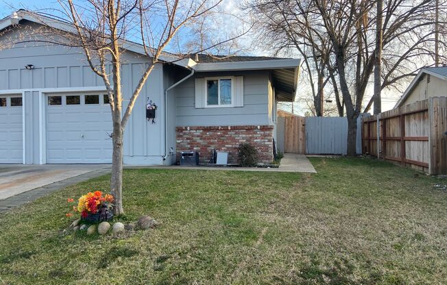 Duplex - Super clean 2 bdrm, 1 bath