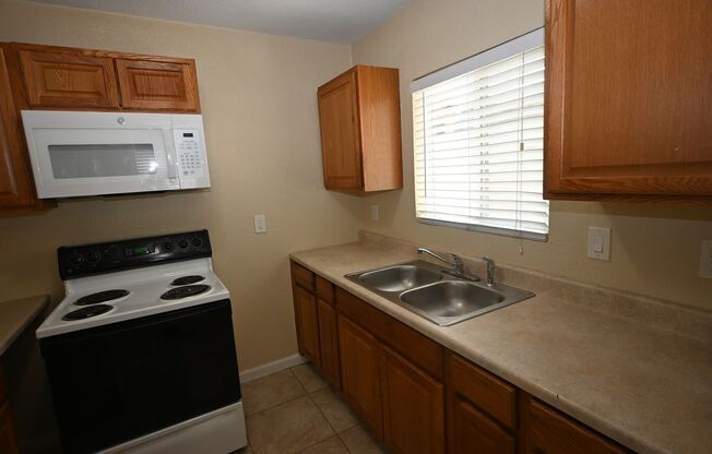 1 bed, 1 bath, $895