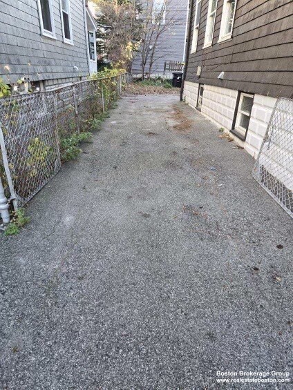 72 BELDEN ST
