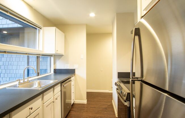 1 bed, 1 bath, $1,695, Unit 4701-B