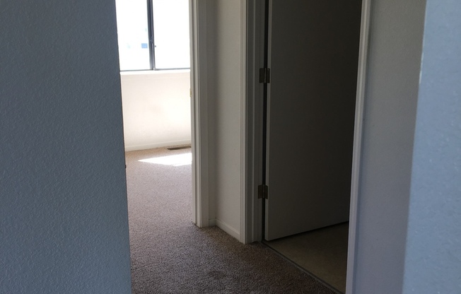 2 beds, 1 bath, 850 sqft, $1,700, Unit #1