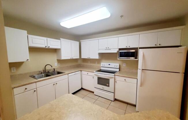 2 beds, 2 baths, 1,077 sqft, $1,550
