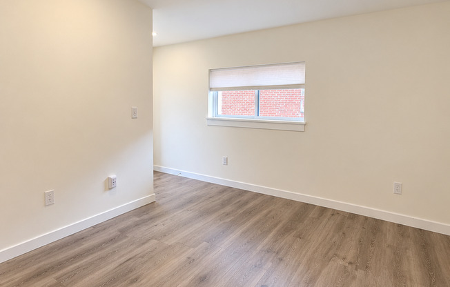 315 W ROY ST APARTMENTS